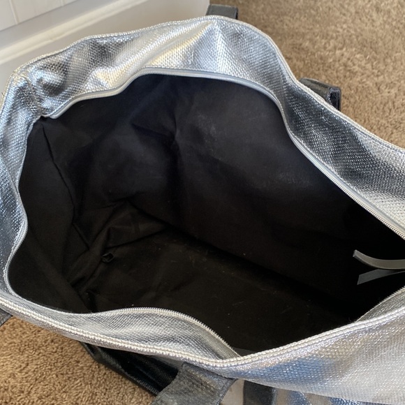 Victoria’s Secret tote bag. Brand new - Picture 3 of 3